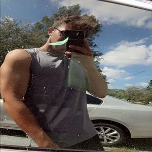 Meet your Posher, Carlos valentin